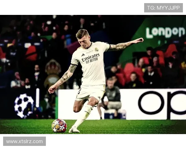 克罗斯在足球场上的传奇之路与未来展望：从天才少年到世界级中场大师